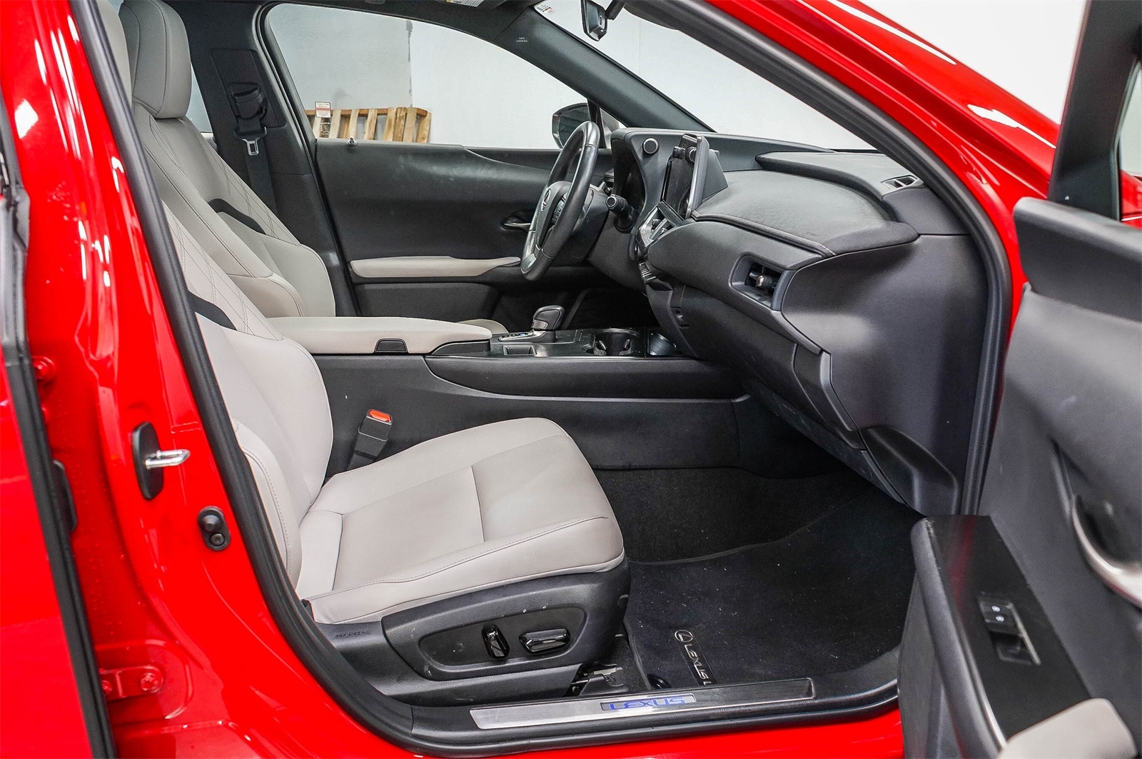 Thumbnail: 2025 Lexus UX - 17