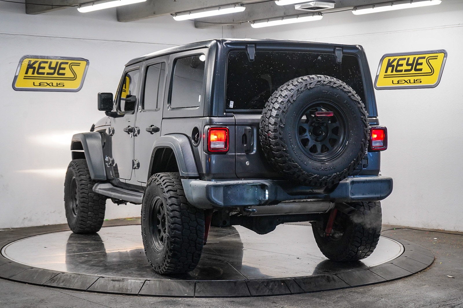 Thumbnail: 2019 Jeep Wrangler - 2