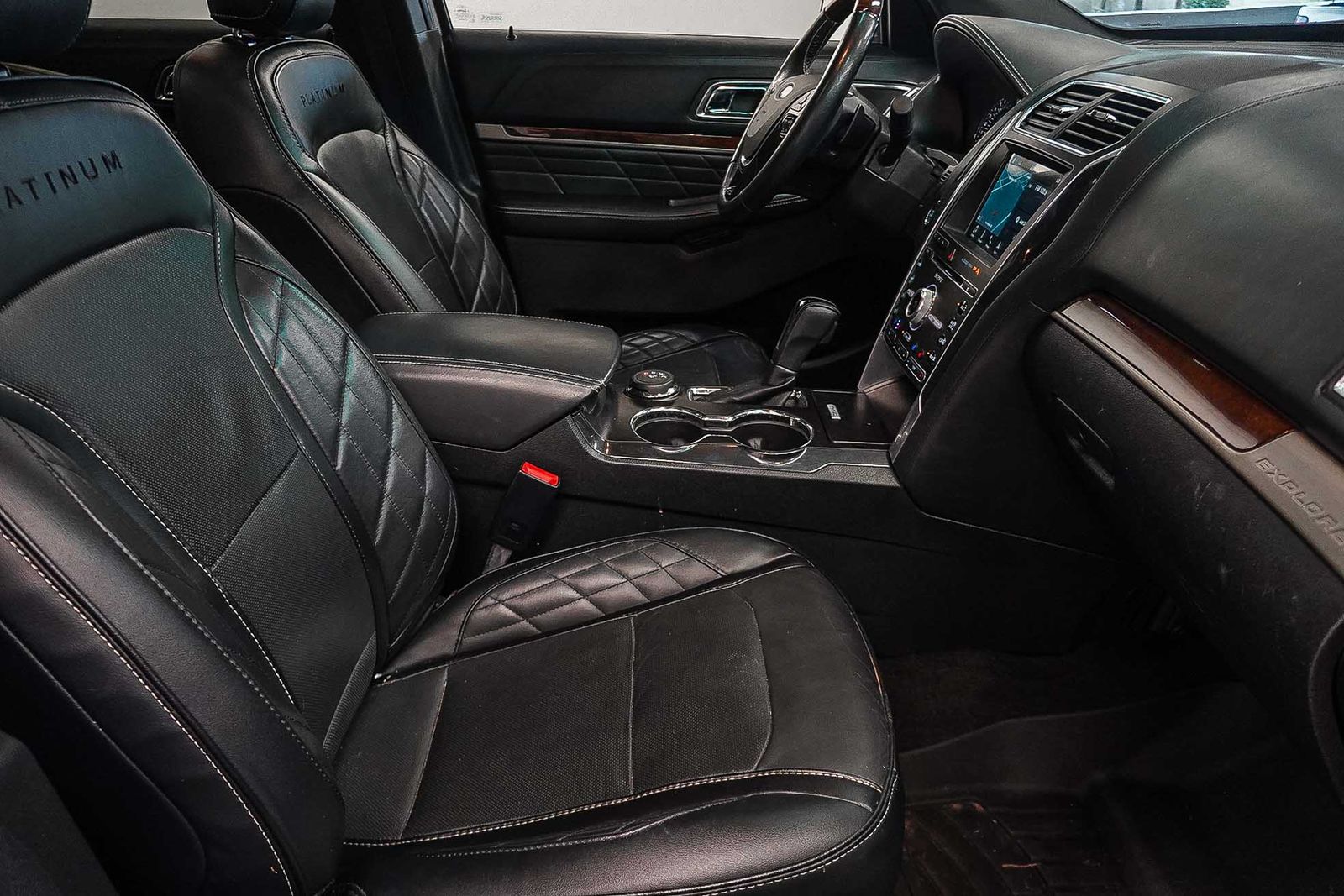 Thumbnail: 2017 Ford Explorer - 16