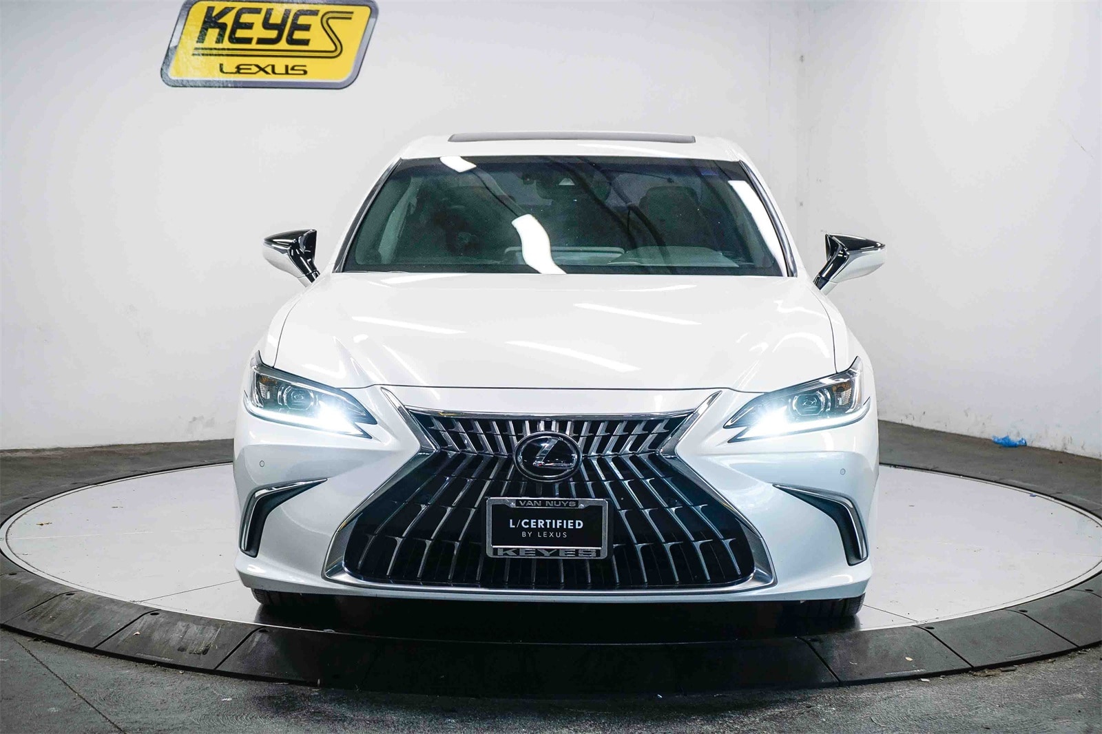 Thumbnail: 2023 Lexus ES - 5