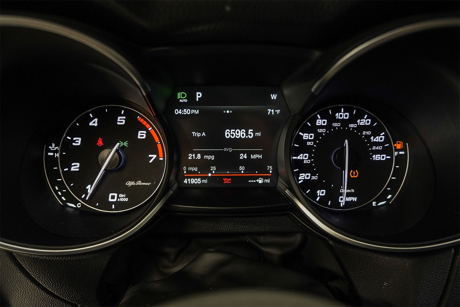 Thumbnail: 2018 Alfa Romeo Stelvio - 25