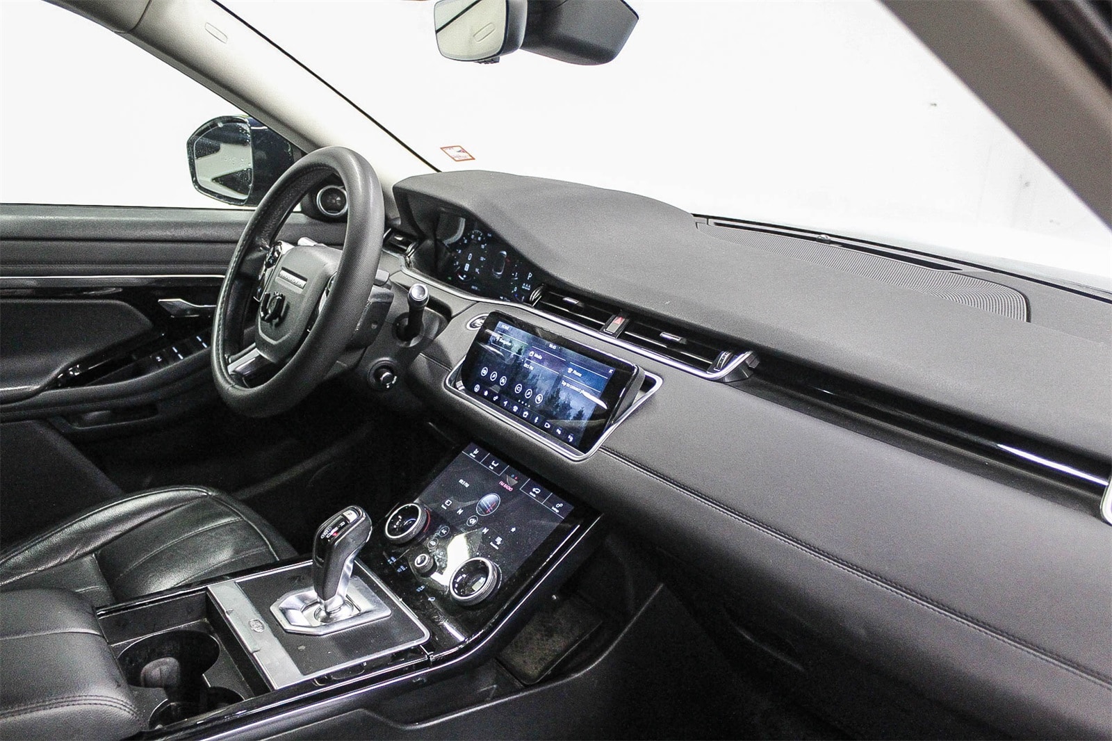 Thumbnail: 2020 Land Rover Range Rover Evoque - 17