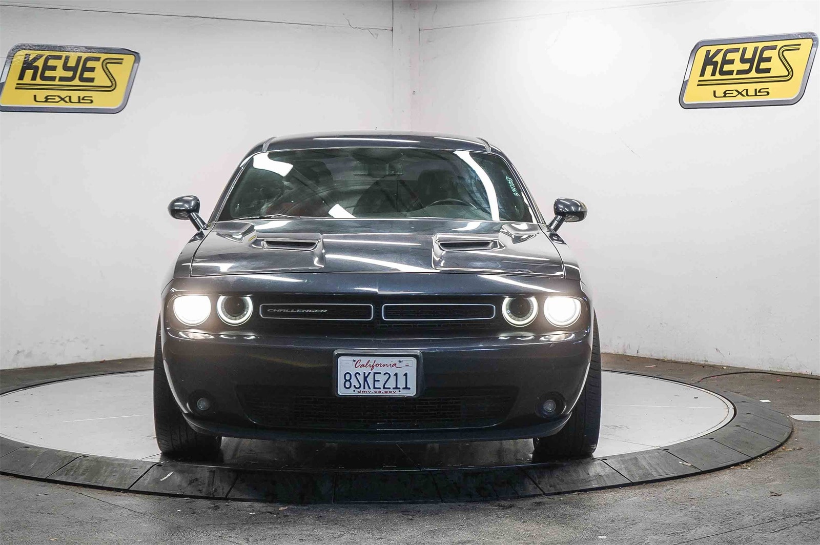 Thumbnail: 2017 Dodge Challenger - 6