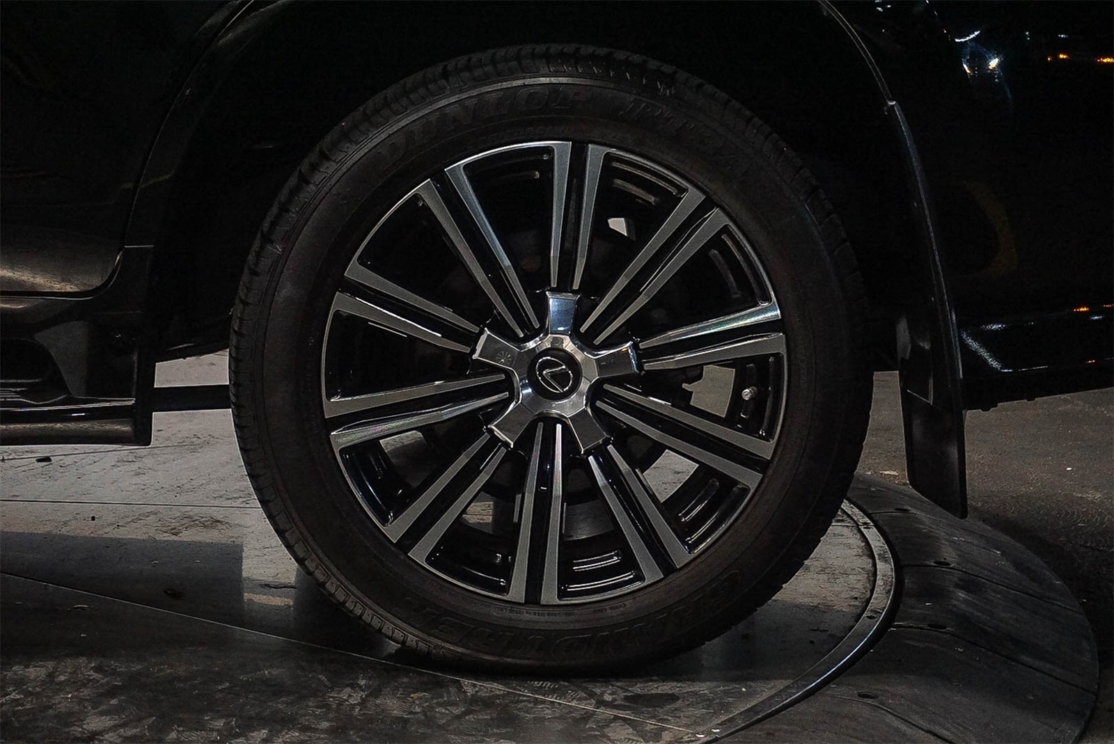 Thumbnail: 2021 Lexus LX - 10