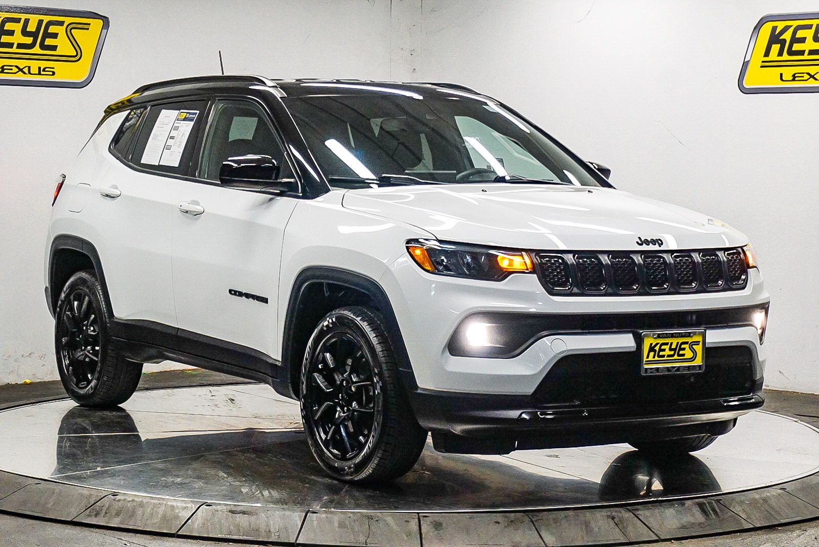 Thumbnail: 2023 Jeep Compass - 4