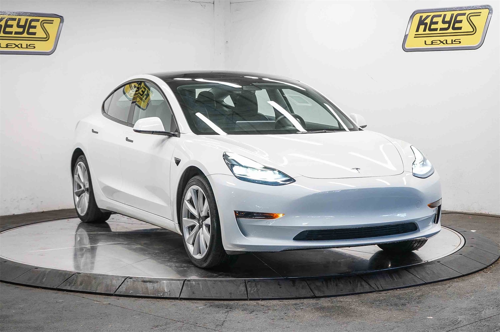 Thumbnail: 2021 Tesla Model 3 - 5
