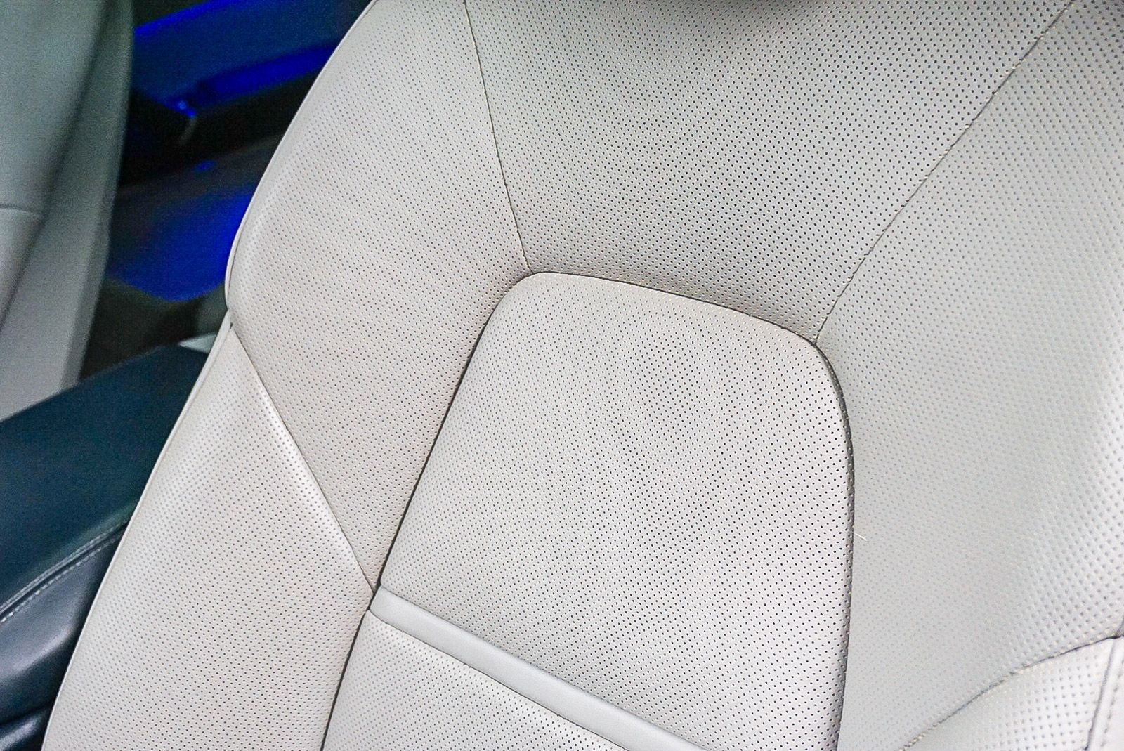 Thumbnail: 2023 Porsche Cayenne - 25