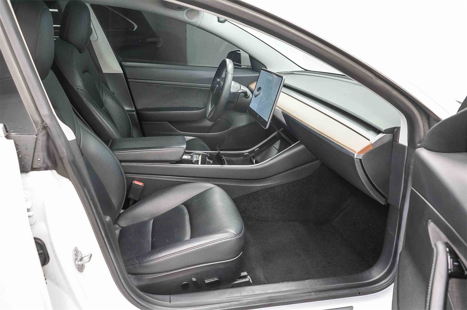 Thumbnail: 2020 Tesla Model 3 - 16