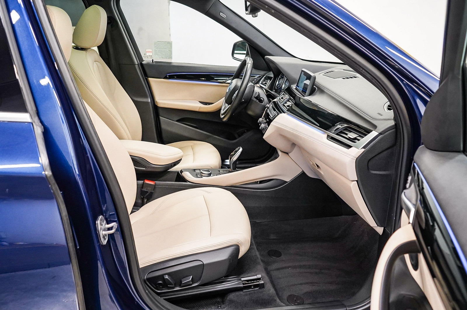 Thumbnail: 2020 BMW X1 - 17