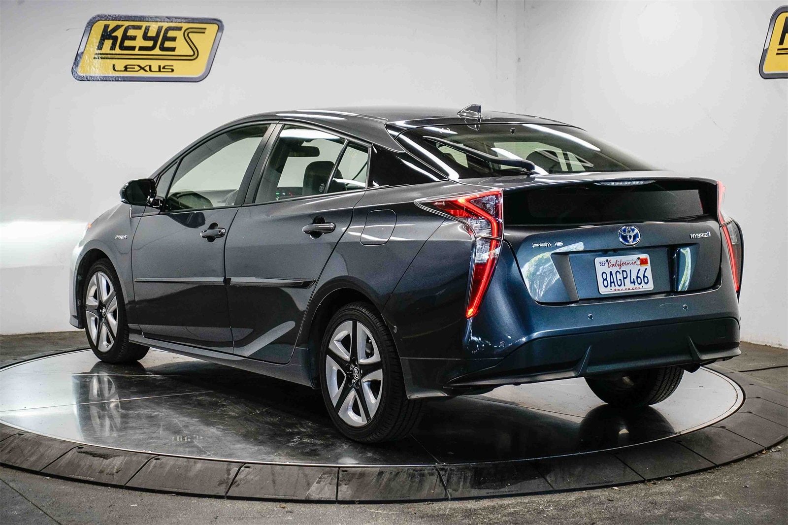 Thumbnail: 2017 Toyota Prius - 2