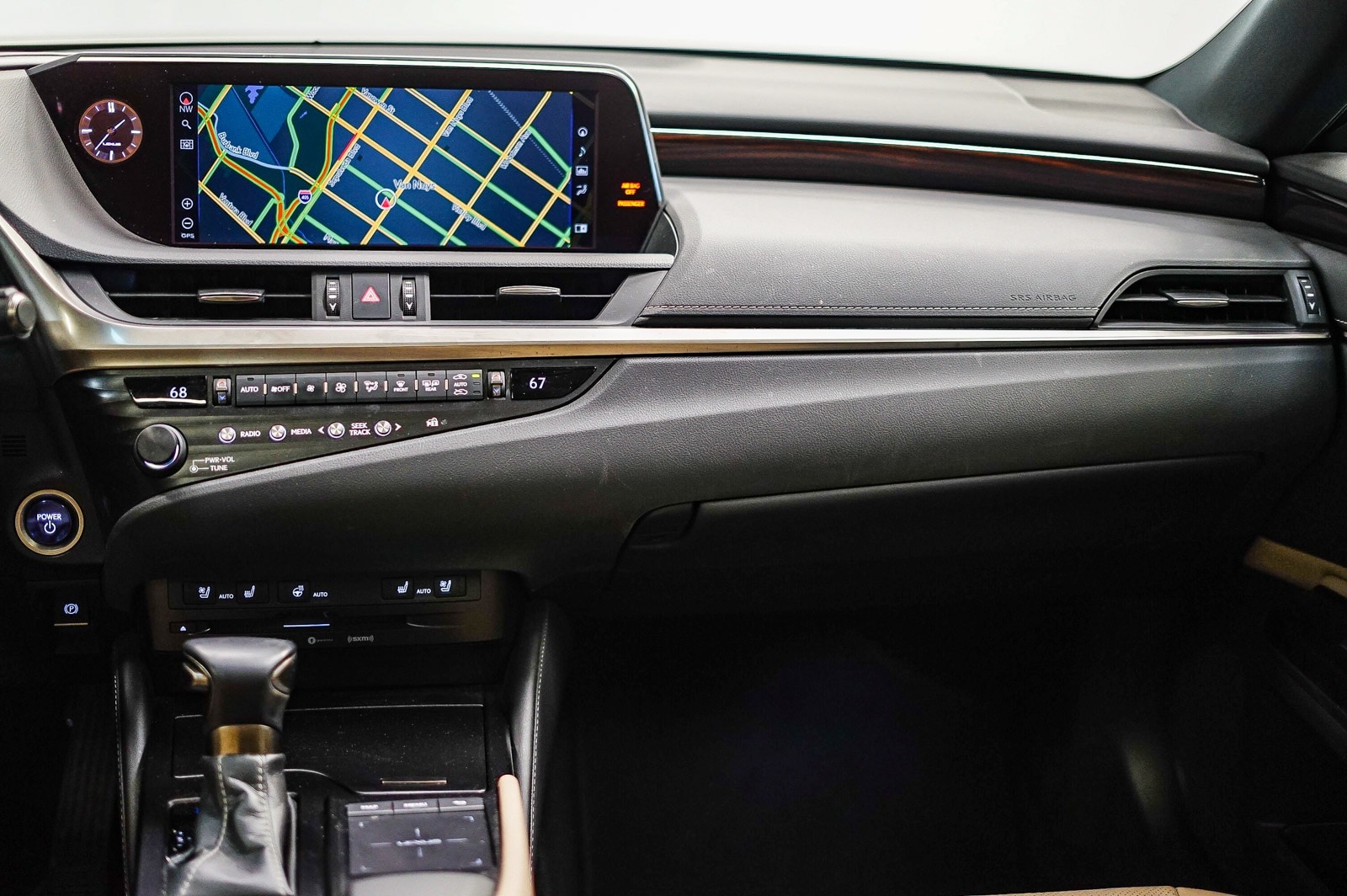 Thumbnail: 2020 Lexus ES - 14