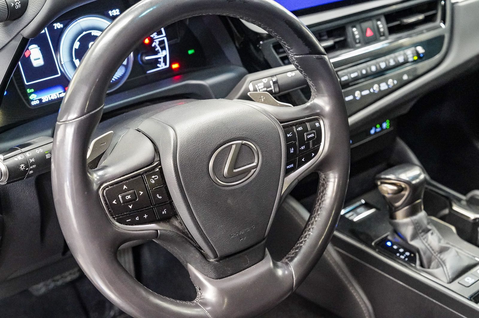 Thumbnail: 2023 Lexus ES - 21