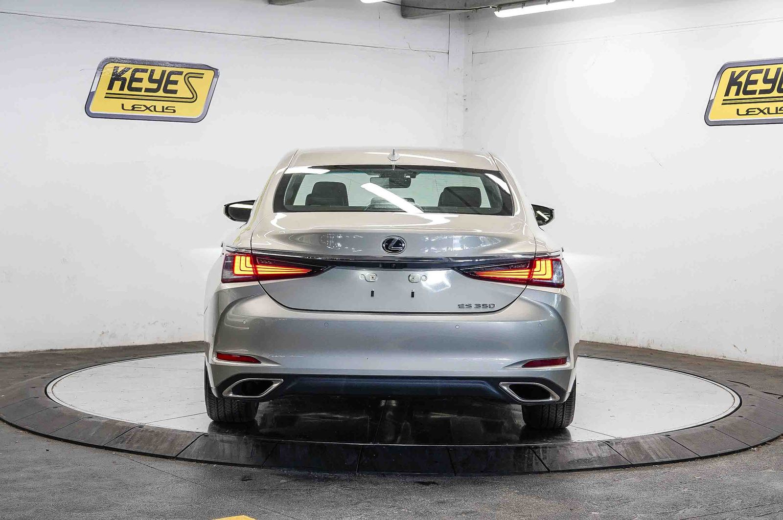 Thumbnail: 2024 Lexus ES - 2