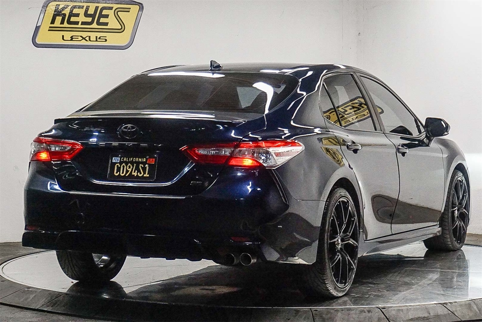 Thumbnail: 2019 Toyota Camry - 4