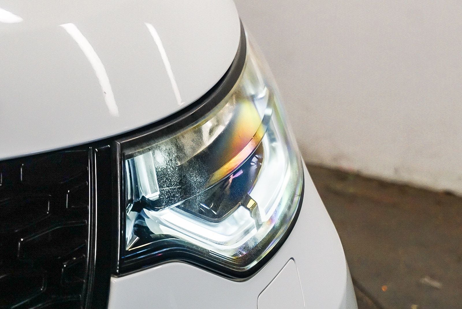 Thumbnail: 2019 Land Rover Discovery - 7