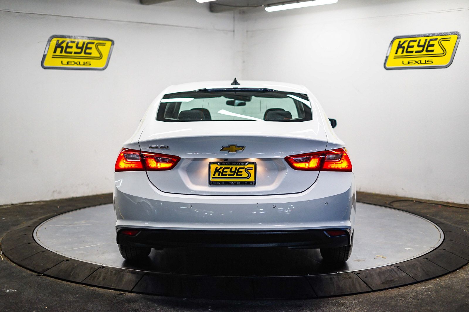 Thumbnail: 2022 Chevrolet Malibu - 3