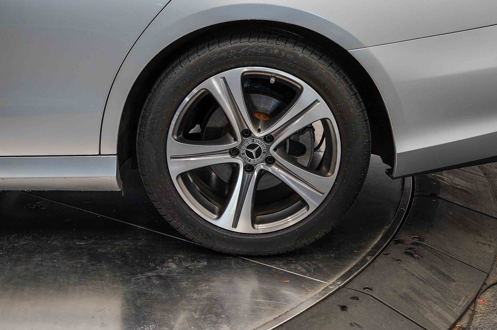 Thumbnail: 2019 Mercedes-Benz E-Class - 10
