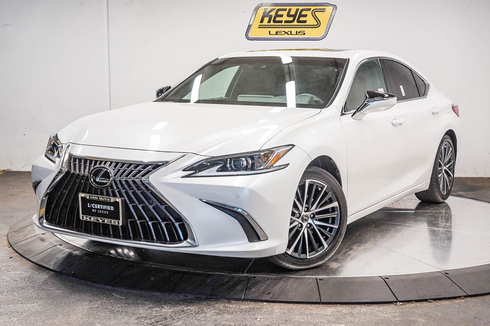2025 Lexus ES Hybrid 300h -
                  Van Nuys, CA