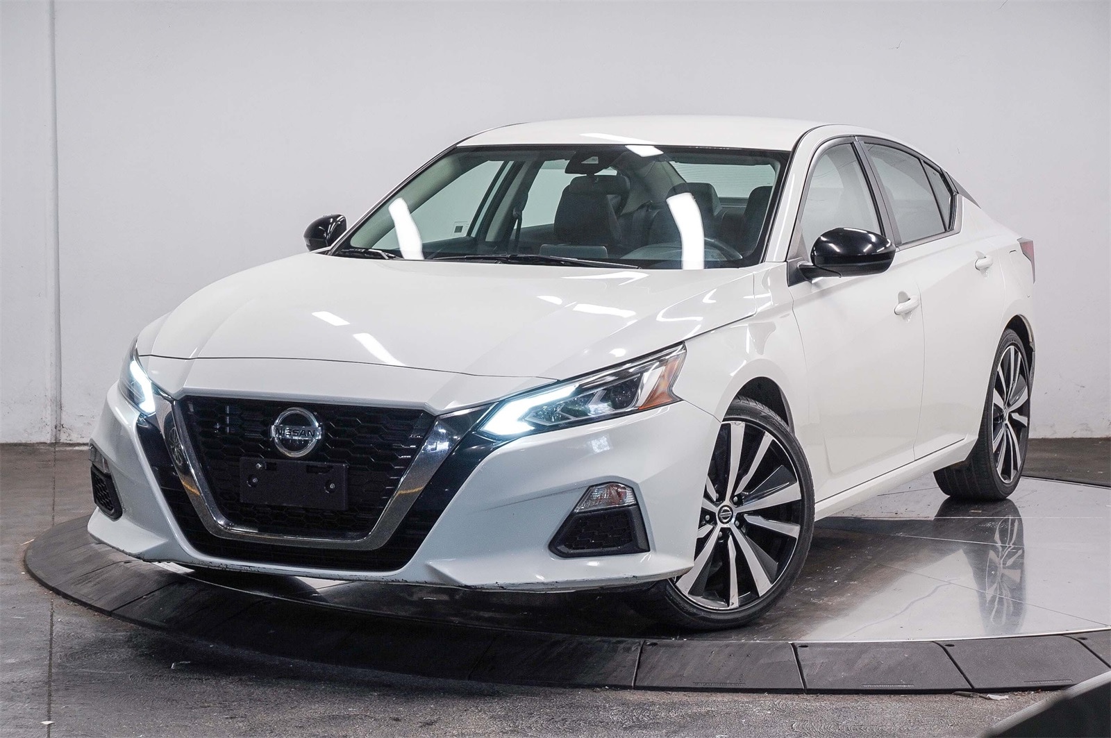 Thumbnail: 2022 Nissan Altima - 1