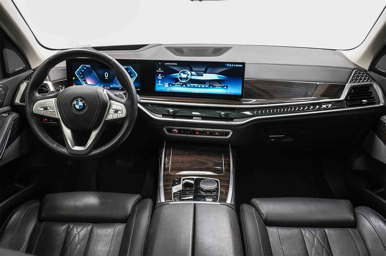 Thumbnail: 2024 BMW X7 - 12