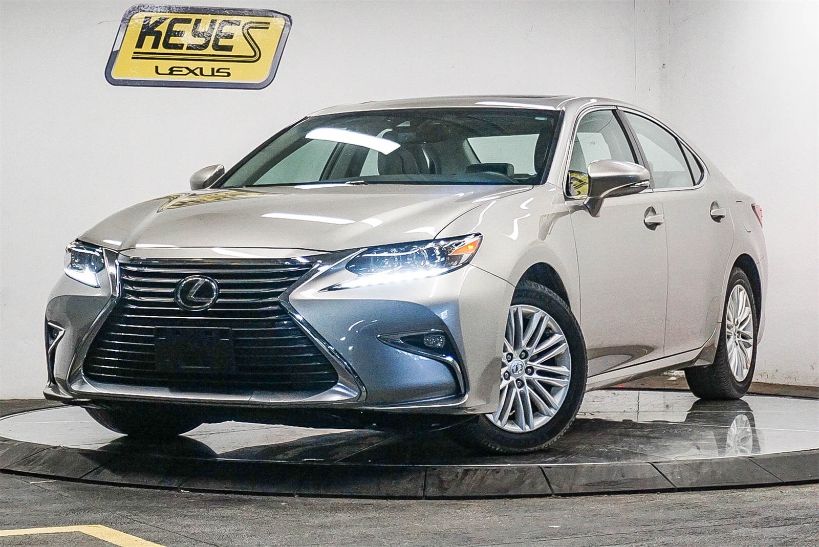 2018 Lexus ES 350 -
                  Van Nuys, CA