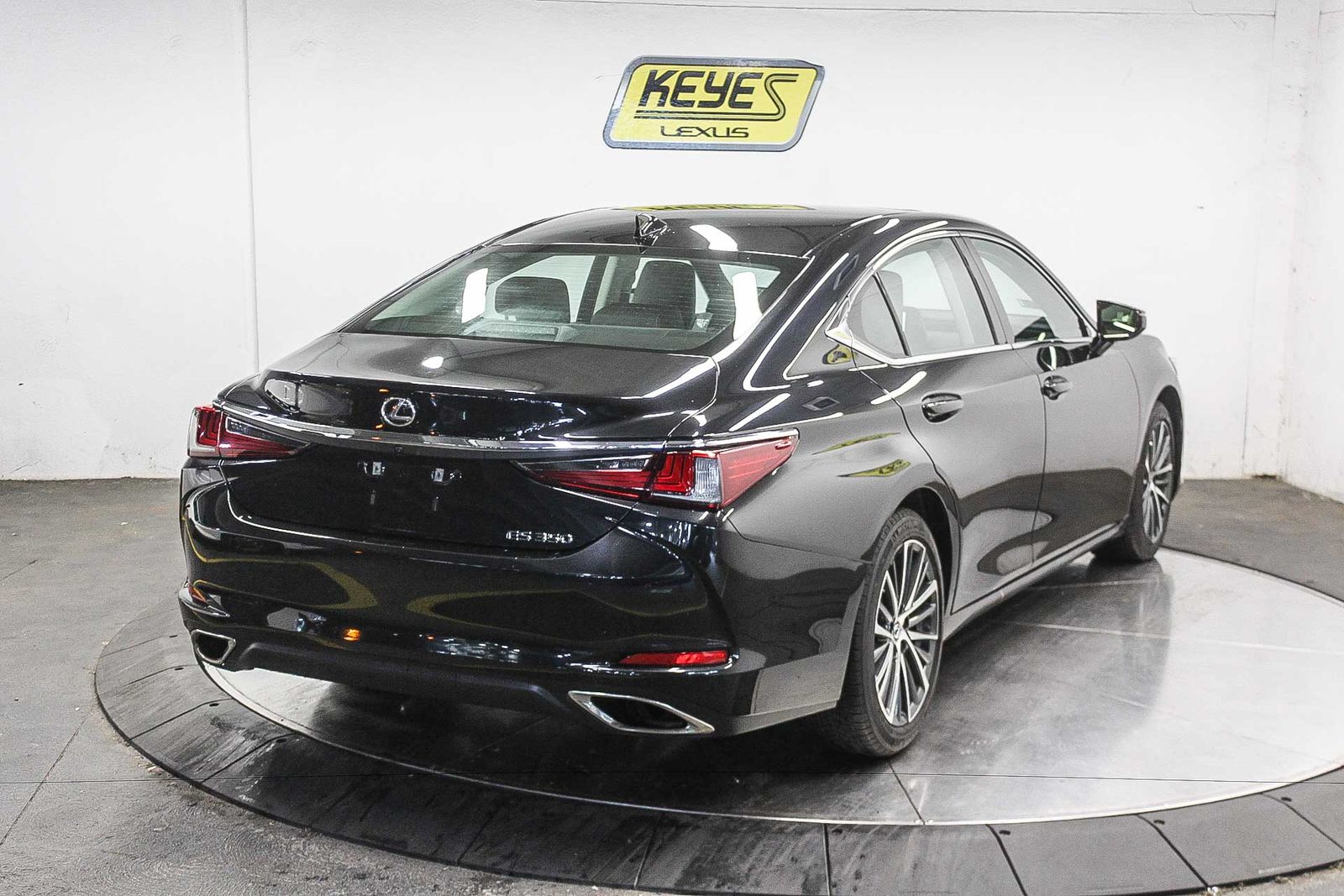 Thumbnail: 2025 Lexus ES - 6