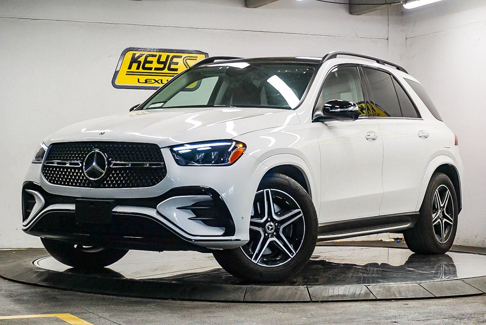 2025 Mercedes-Benz GLE 450 -
                  Van Nuys, CA