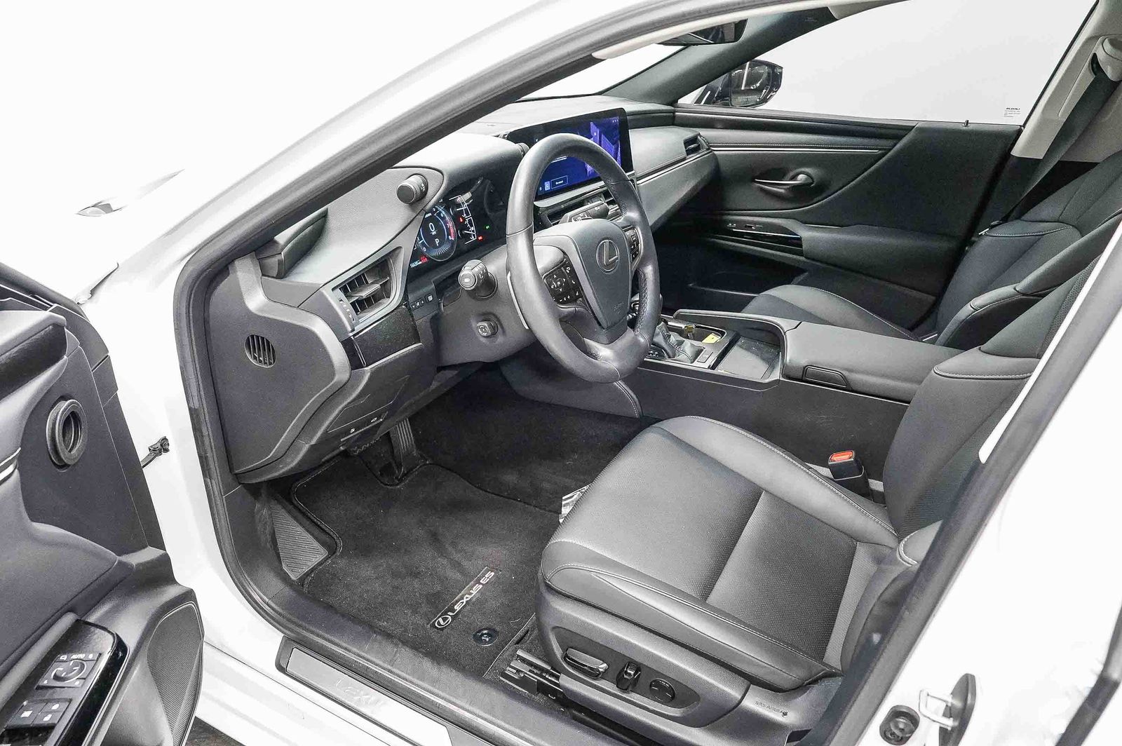 Thumbnail: 2023 Lexus ES - 18