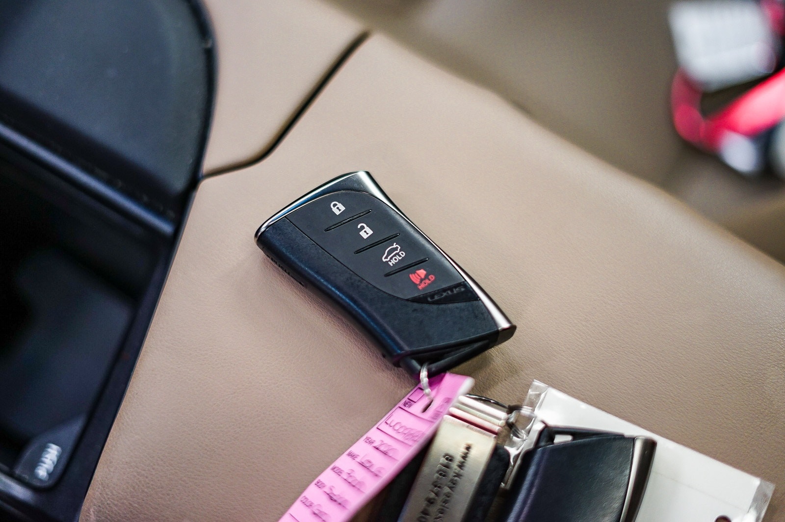 Thumbnail: 2020 Lexus ES - 26