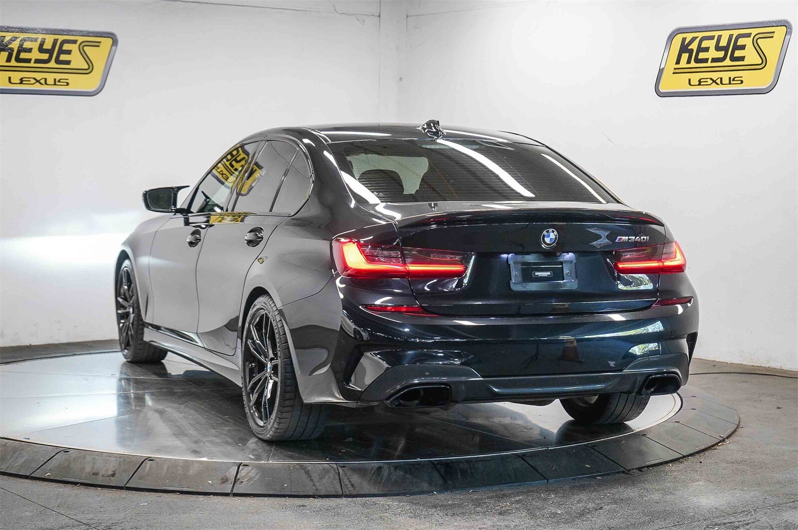 Thumbnail: 2022 BMW 3 Series - 2