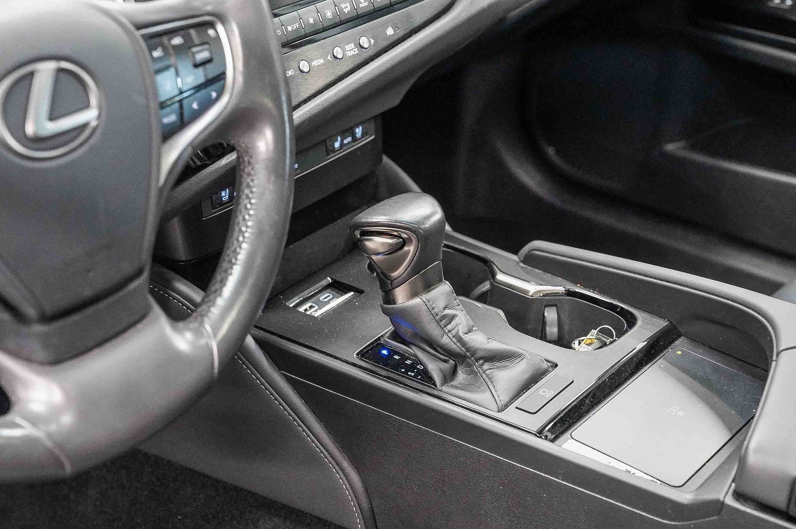 Thumbnail: 2024 Lexus ES - 23