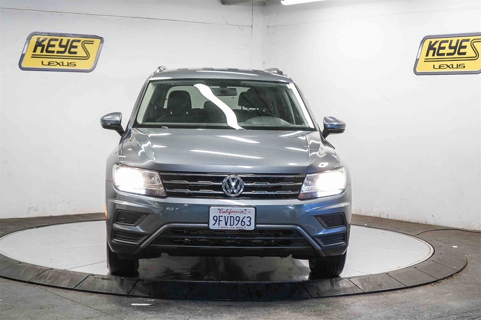 Thumbnail: 2020 Volkswagen Tiguan - 6