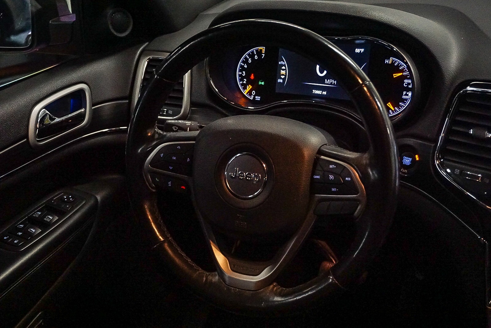 Thumbnail: 2020 Jeep Grand Cherokee - 16