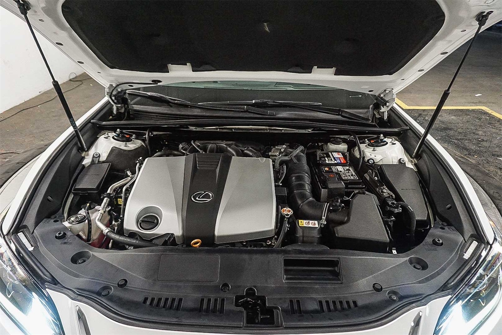 Thumbnail: 2019 Lexus ES - 27