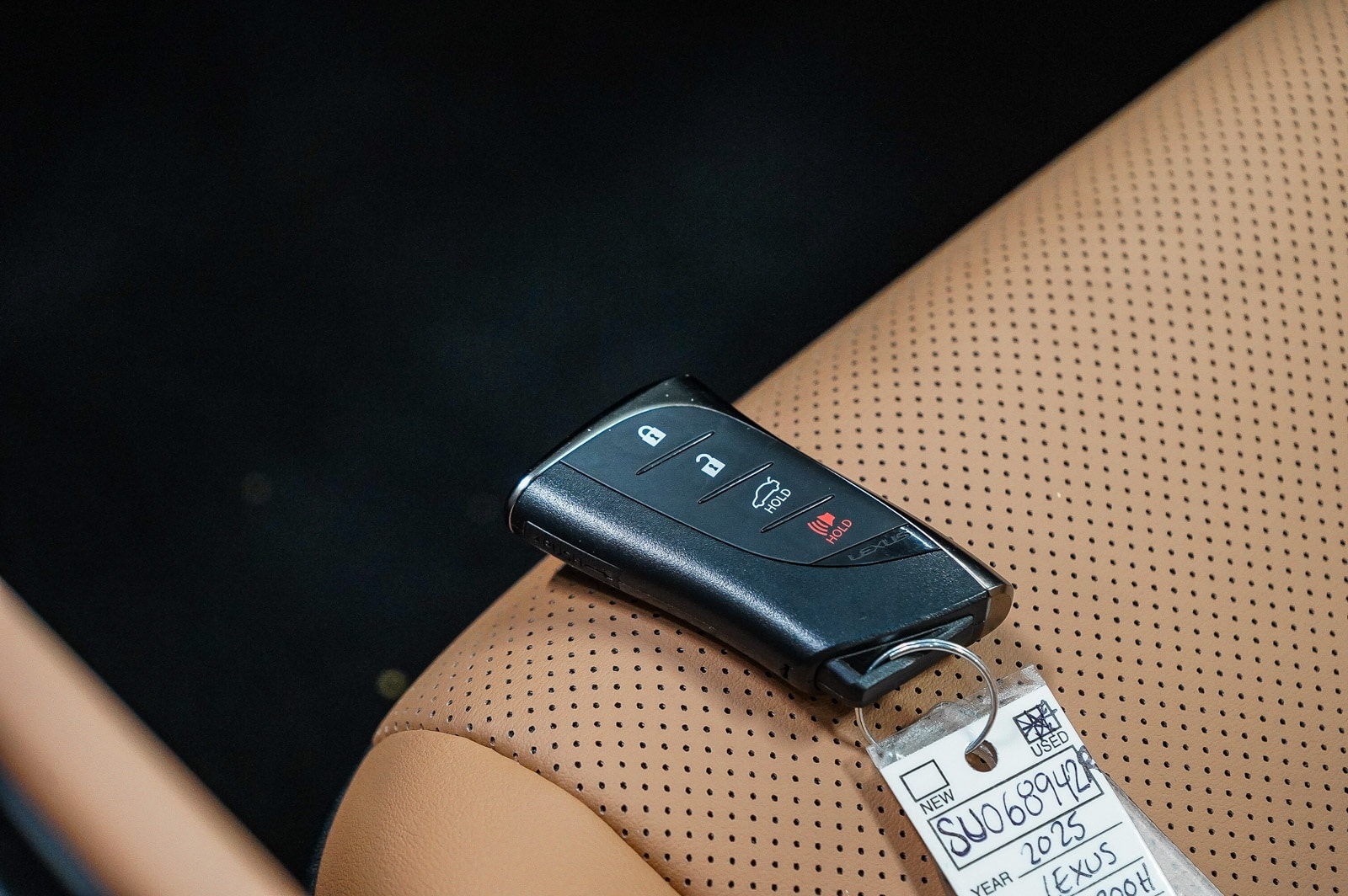 Thumbnail: 2025 Lexus ES - 29