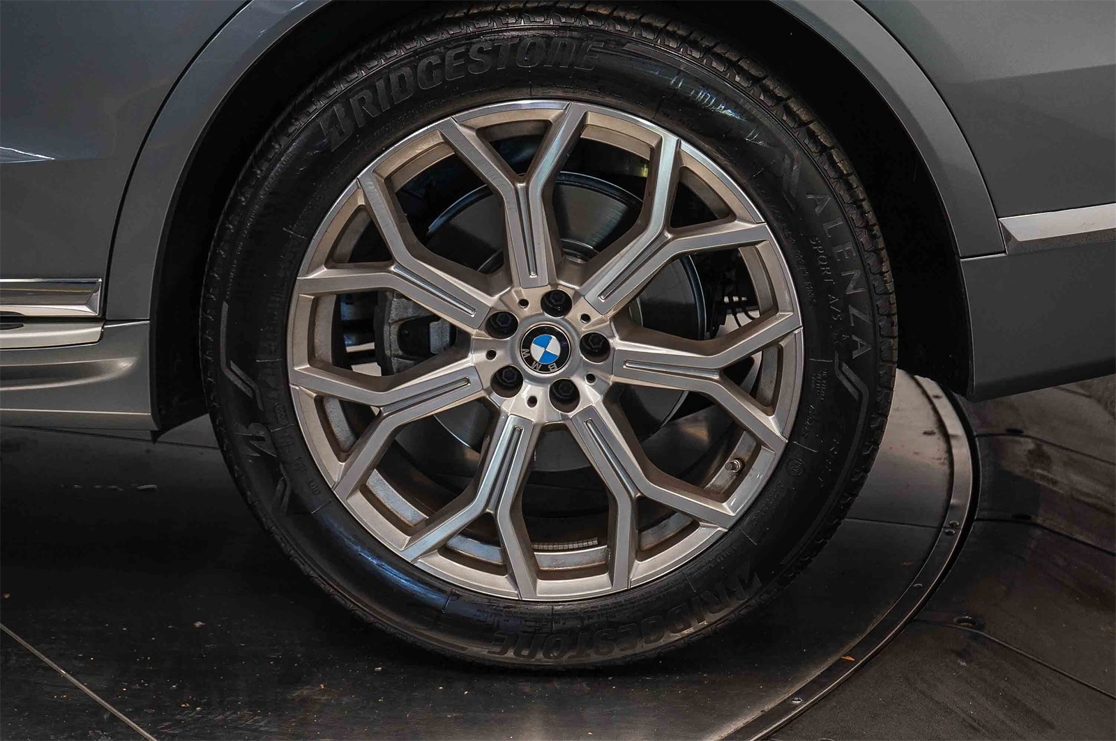 Thumbnail: 2024 BMW X7 - 10