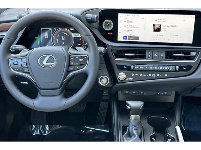 Thumbnail: 2025 Lexus ES - 24