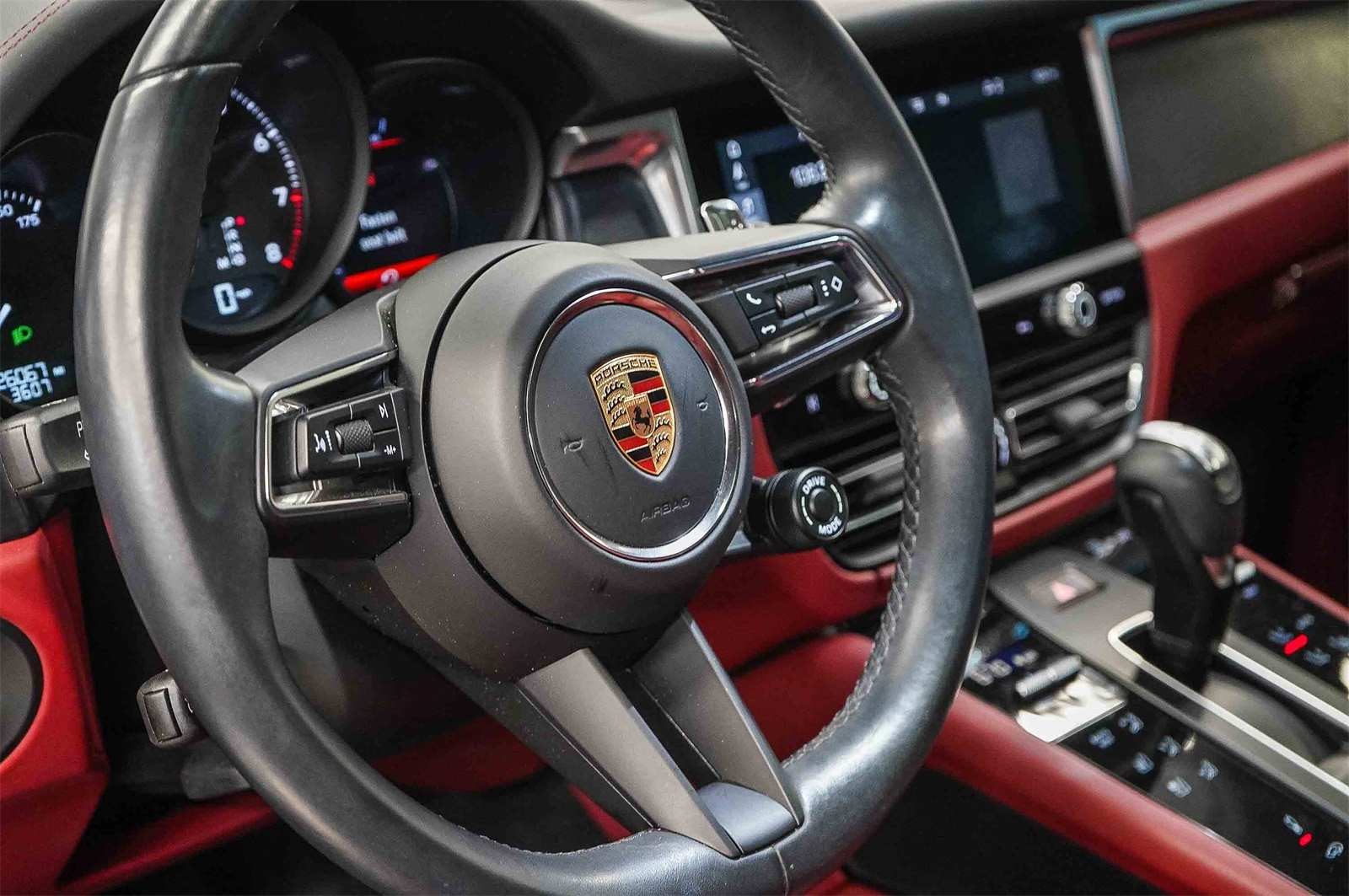 Thumbnail: 2023 Porsche Macan - 21