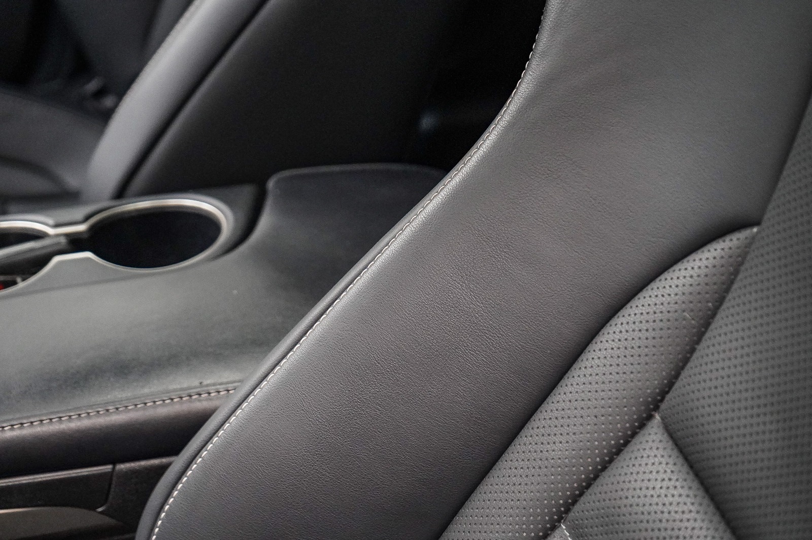 Thumbnail: 2020 Lexus IS - 20