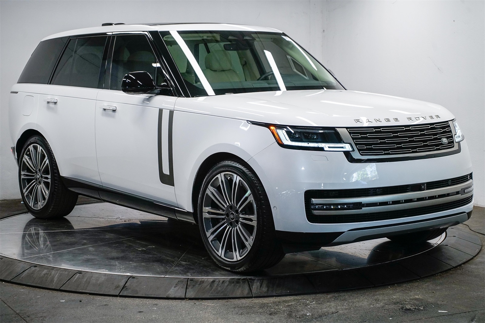 Thumbnail: 2024 Land Rover Range Rover - 5