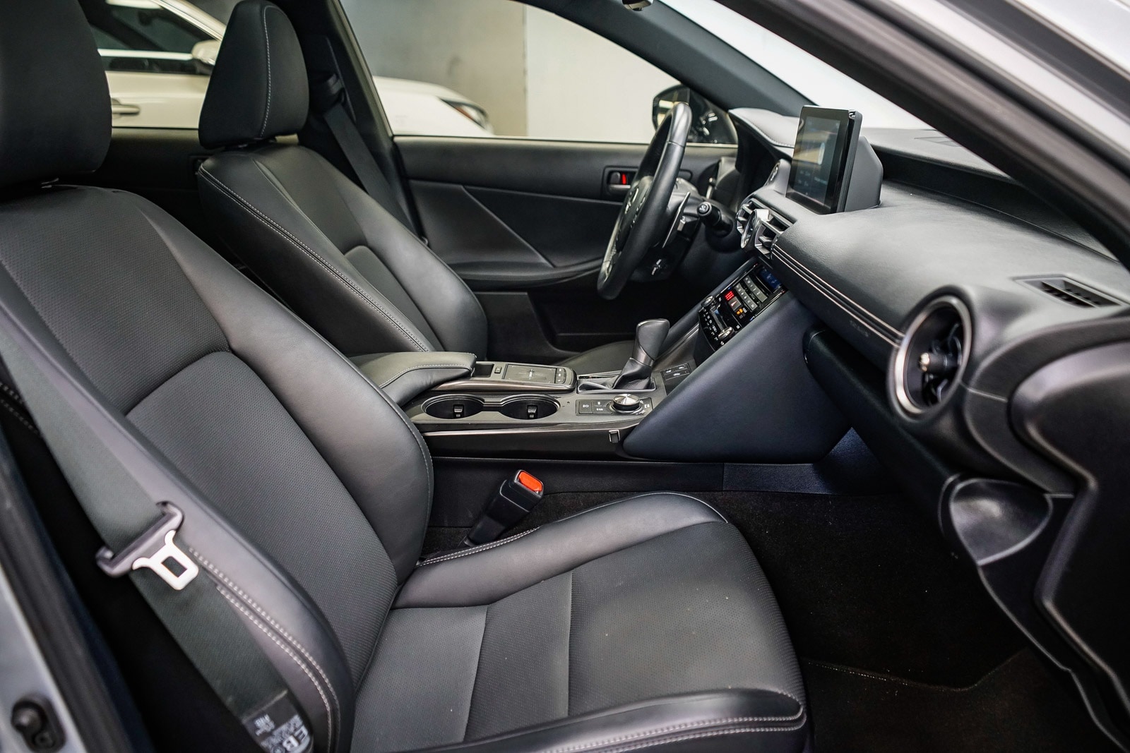 Thumbnail: 2021 Lexus IS - 16