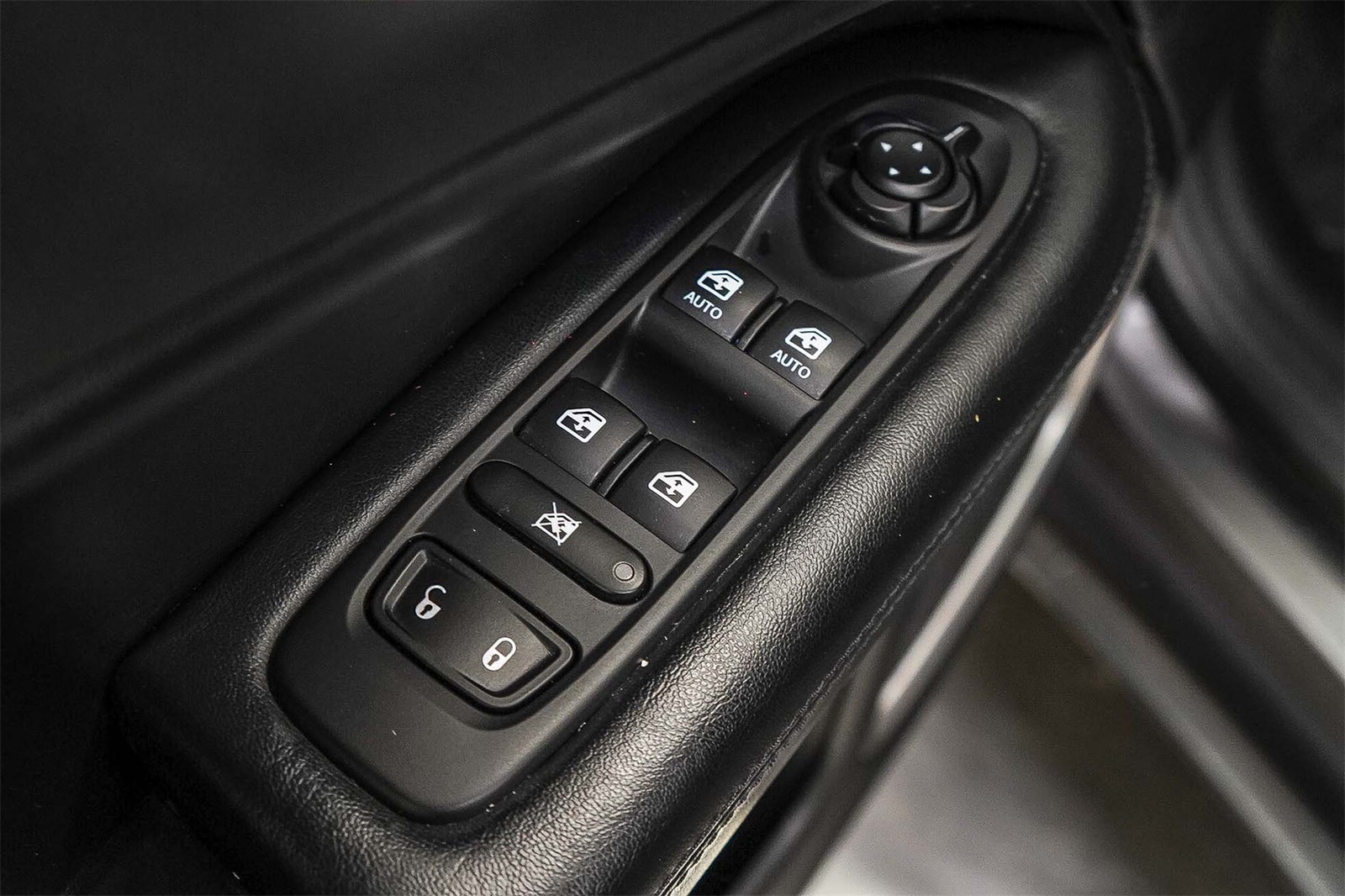 Thumbnail: 2020 Jeep Compass - 22