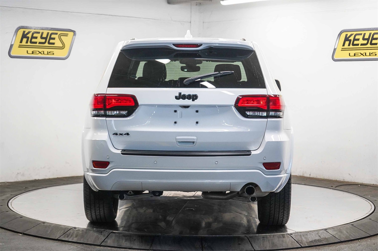 Thumbnail: 2022 Jeep Grand Cherokee - 3