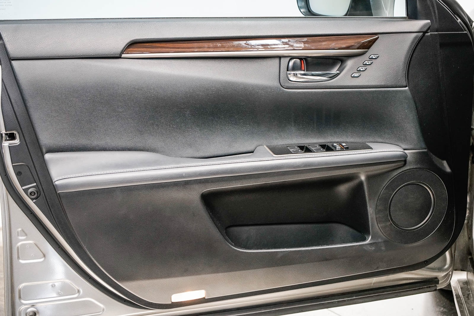 Thumbnail: 2018 Lexus ES - 19