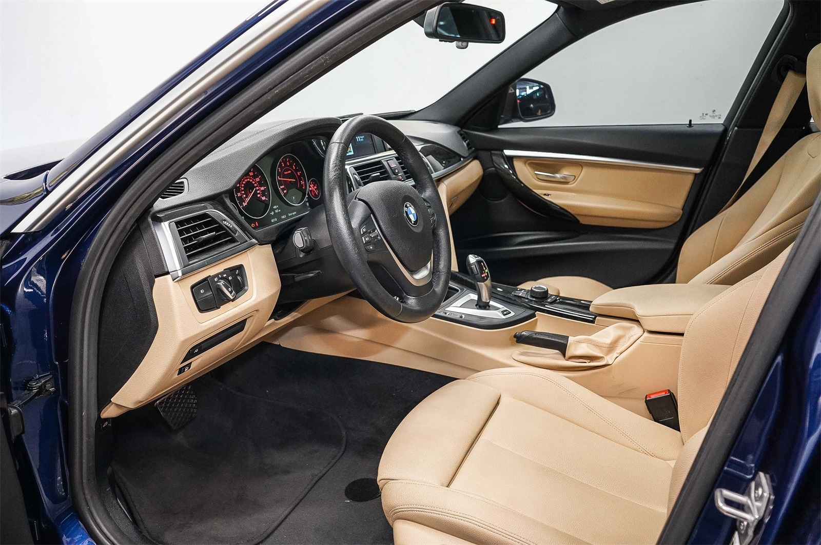 Thumbnail: 2018 BMW 3 Series - 18