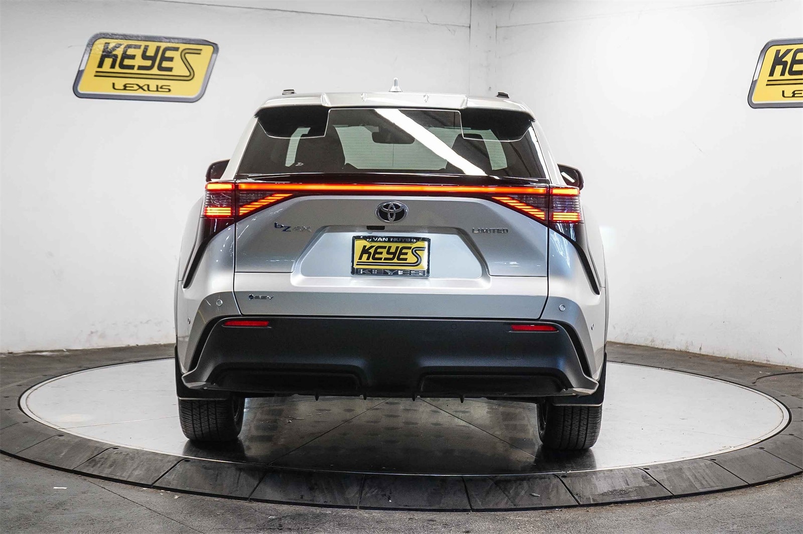 Thumbnail: 2024 Toyota bZ4X - 3