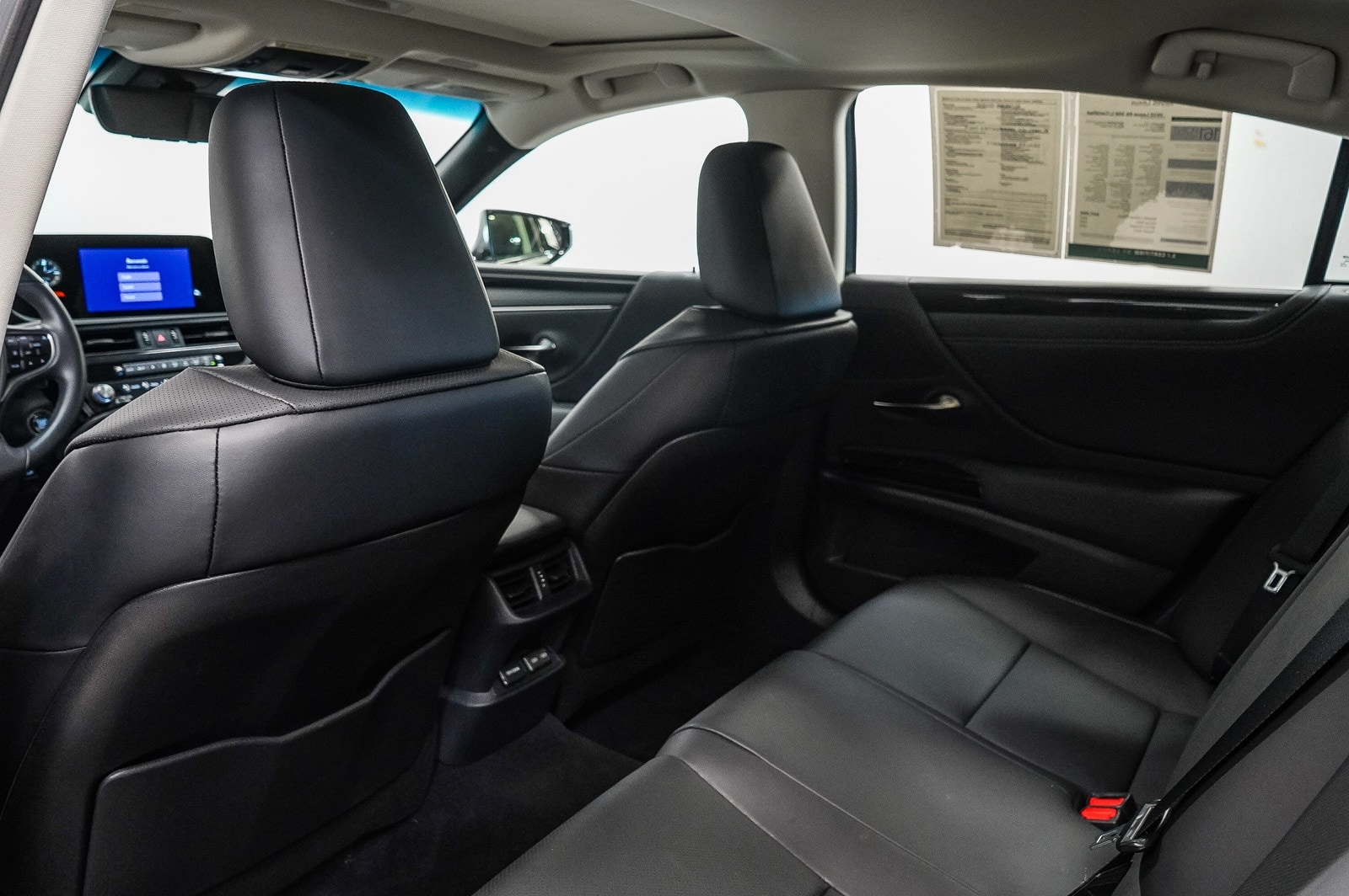 Thumbnail: 2025 Lexus ES - 18