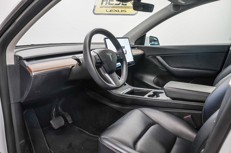 Thumbnail: 2022 Tesla Model Y - 17