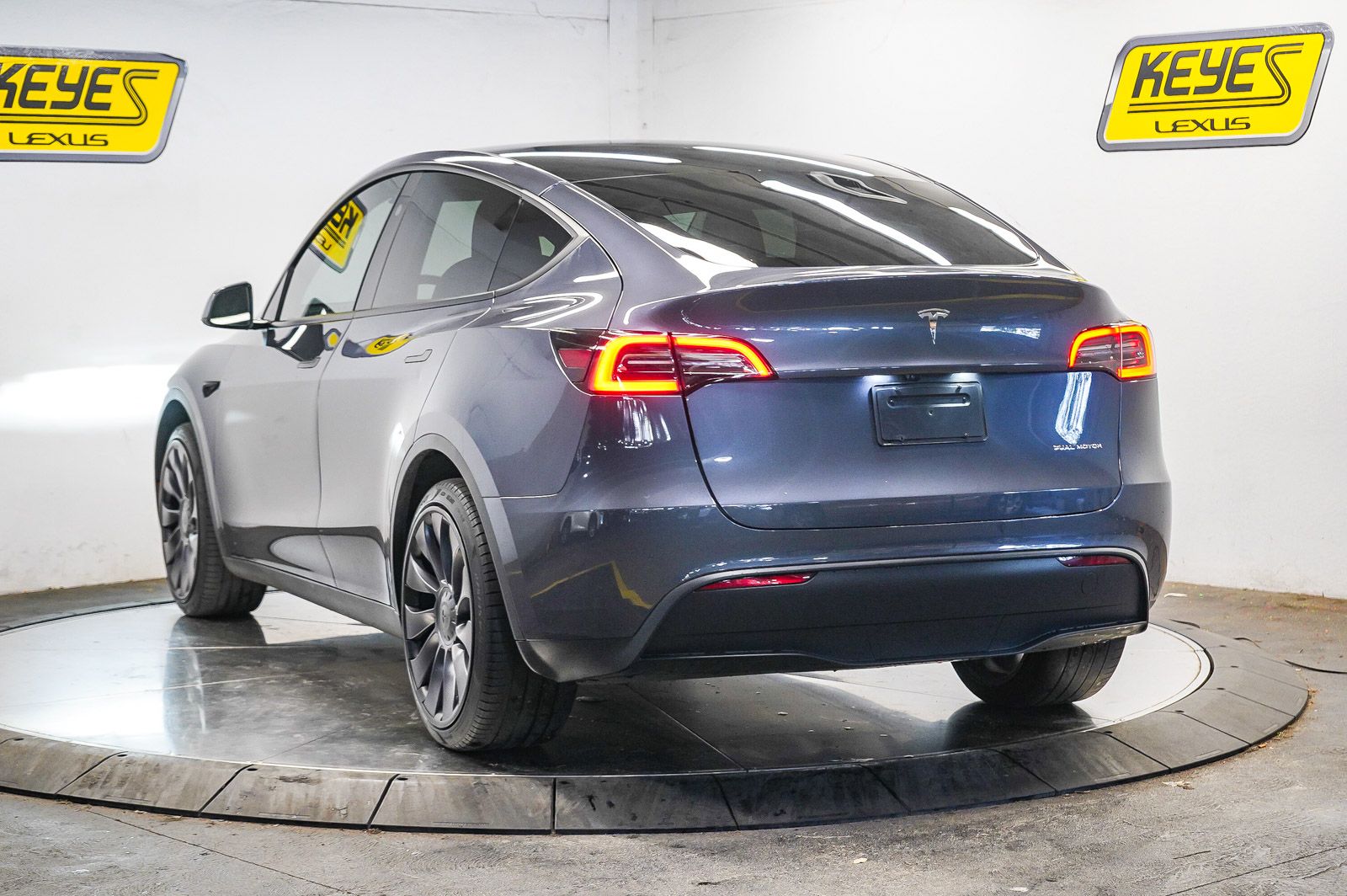 Used 2023 Tesla Model Y Long Range with VIN 7SAYGDEE3PF979148 for sale in Los Angeles, CA