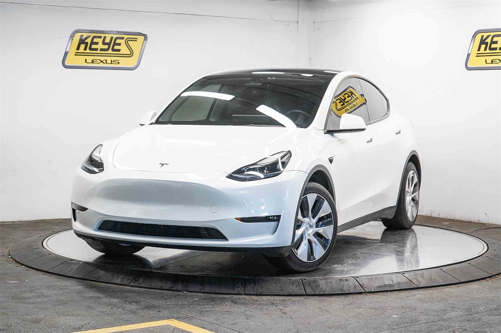 2022 Tesla Model Y Long Range -
                  Van Nuys, CA